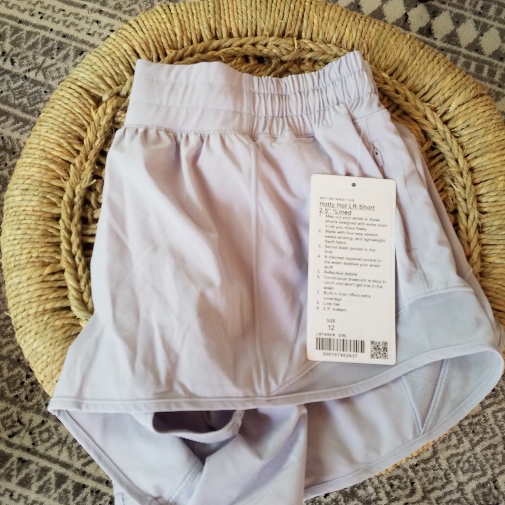 SILVER LILAC Lululemon Hotty Hot Short Size 12 NWT